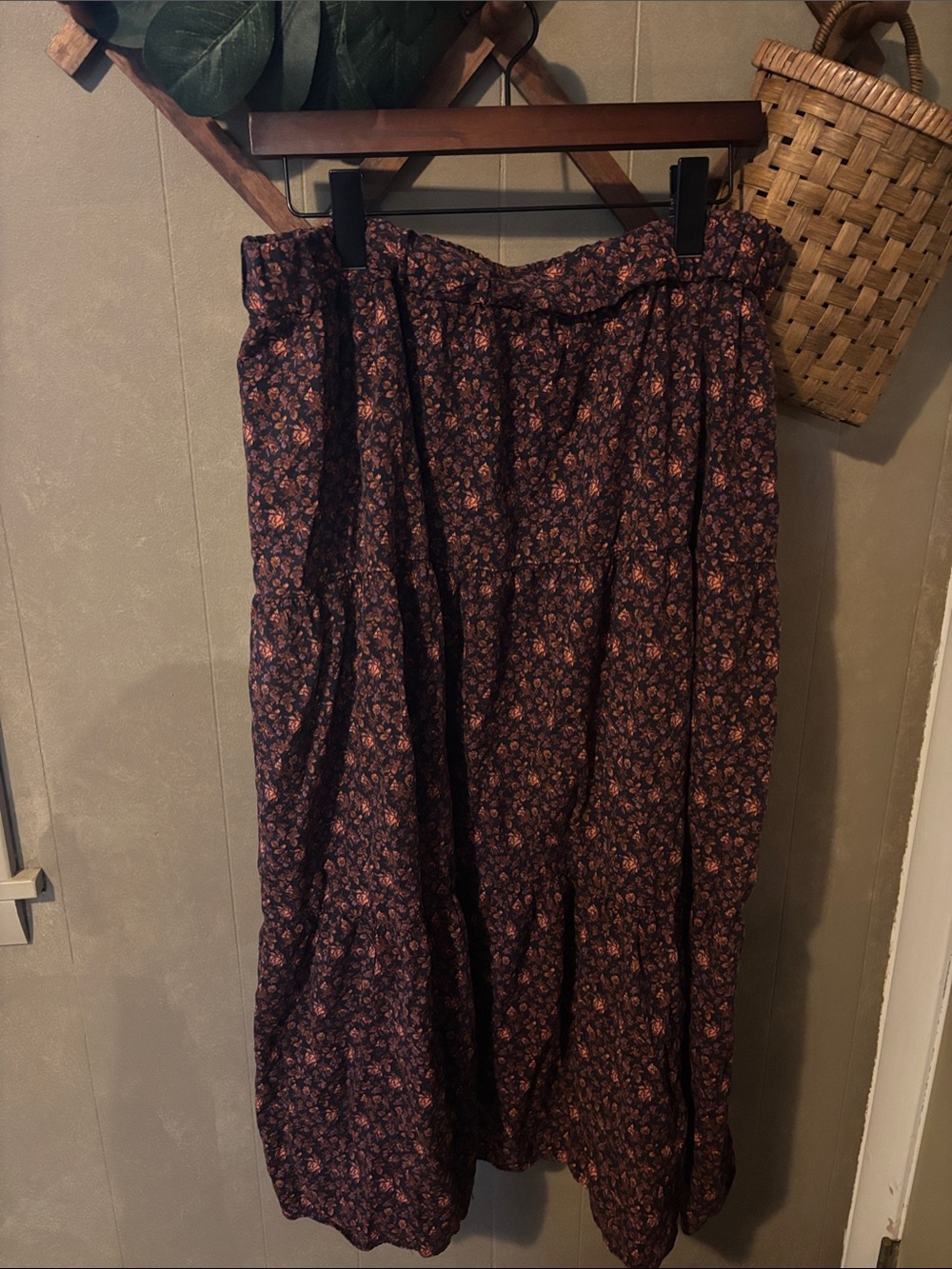 Madewell Dark Academia Grunge Fall Maxi Skirt with Rust Floral Print